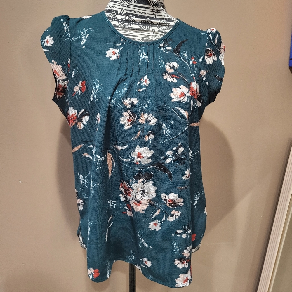 🇱🇷 Sale* Green Floral Blouse with Tulip Sleeves Sz M